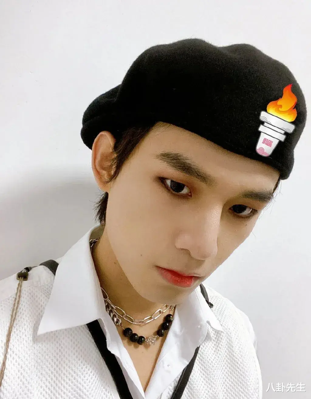 生肖|男偶像代言美妆产品，真的不太行