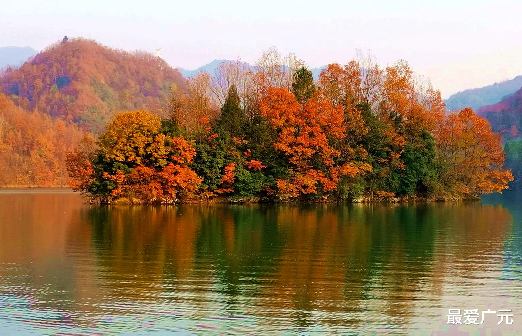 西藏|快看最美白龙湖，它位于川陕甘交界处，眼下秋意正浓，一起来看看