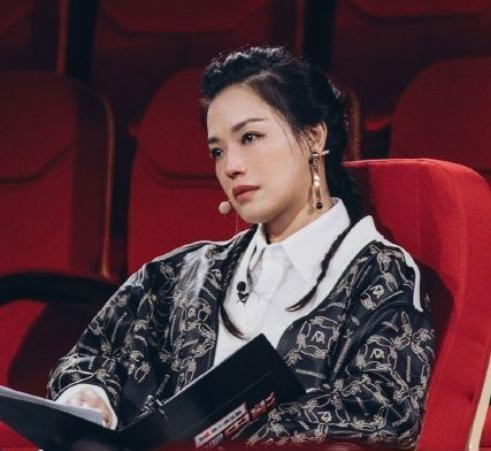 王珞丹|王珞丹转行当导演，却与白百何隔空碰头，为新导演的遭遇打抱不平