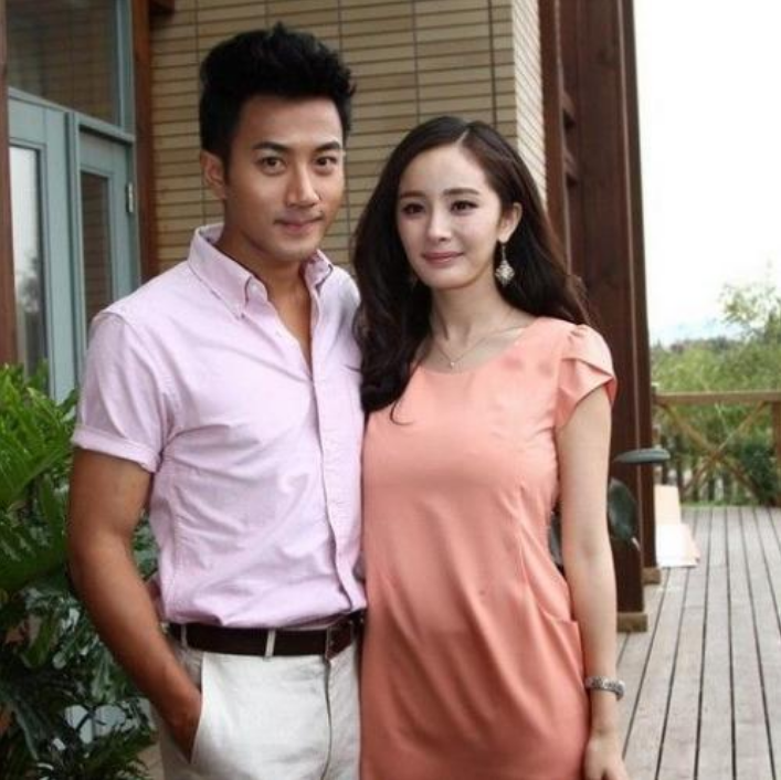 杨幂|杨幂拍了内衣广告，水蜜桃般的身材，过山车也不过如此了吧