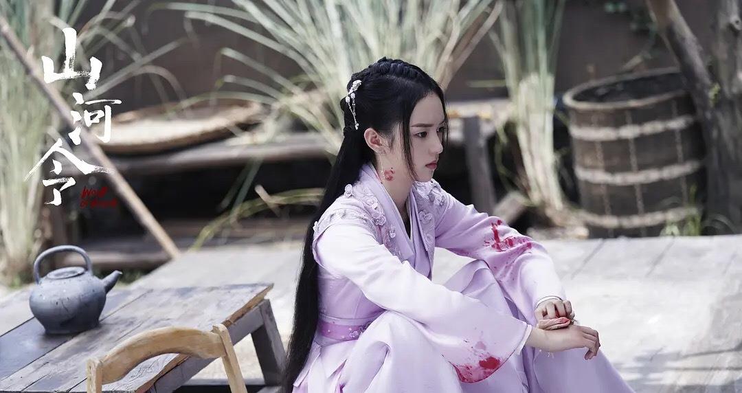 言真说 被誉为95后神颜的周也，为何上电视总是五官乱飞？根本原因找着了