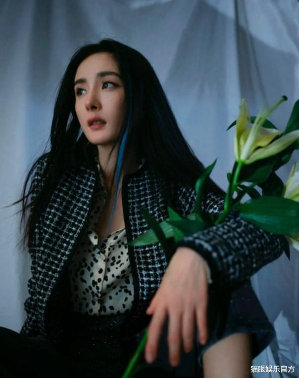 杨幂|杨幂身体亮红灯？为拍戏3天只睡10小时，患病看中医被劝告休息