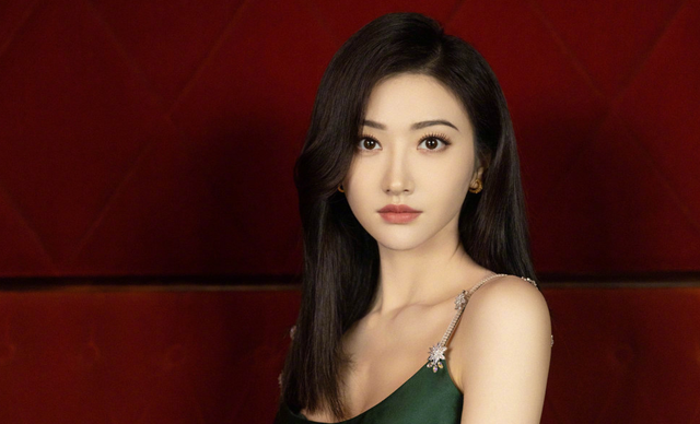 景甜|成毅景甜被曝合作，疑出演新剧《闪耀的品格》，终于圆了公司心愿