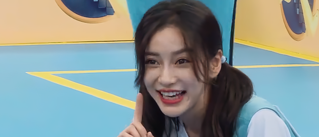 奔跑吧兄弟|奔跑吧:baby过完32岁,上节目坐姿都变了,这真不怕被笑话?