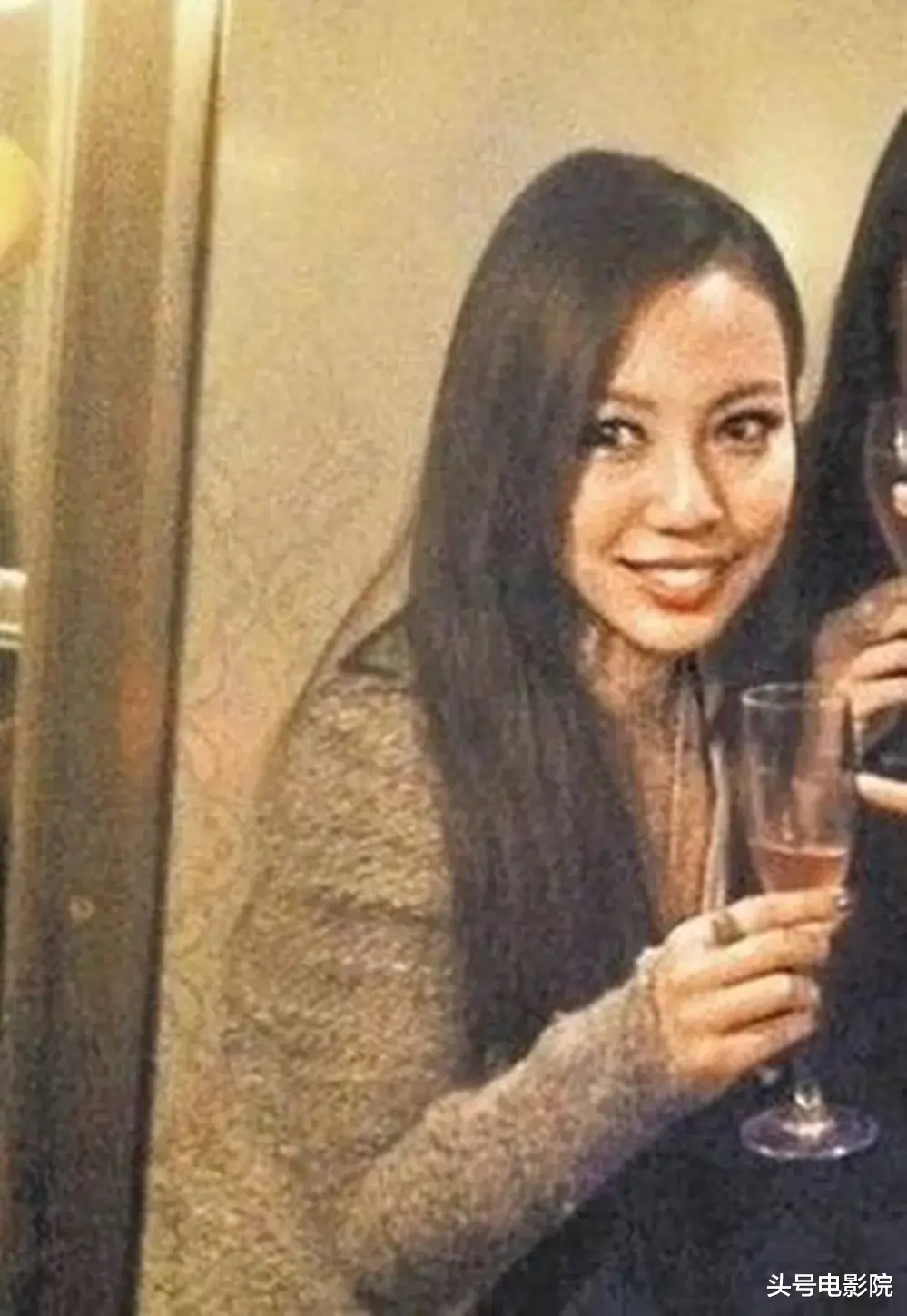 王力宏|李靓蕾回怼By2，刚！被扒遭王改名，未成年时被王力宏带看妇科