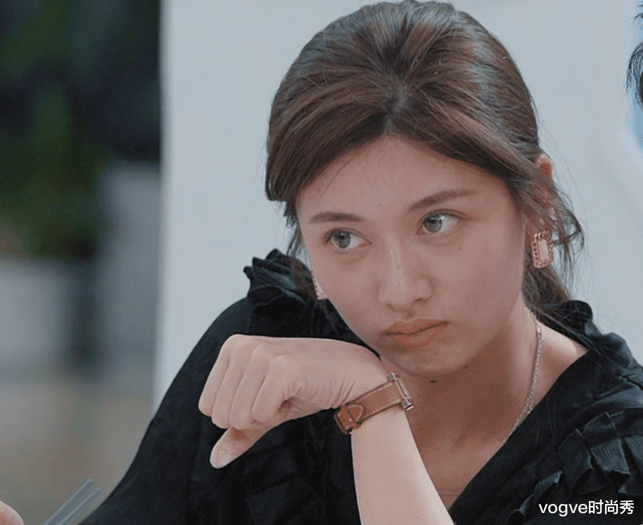 vogve时尚秀|心动的信号4:全员红脸照火了,女4和男1素颜出镜,还能圈粉吗?