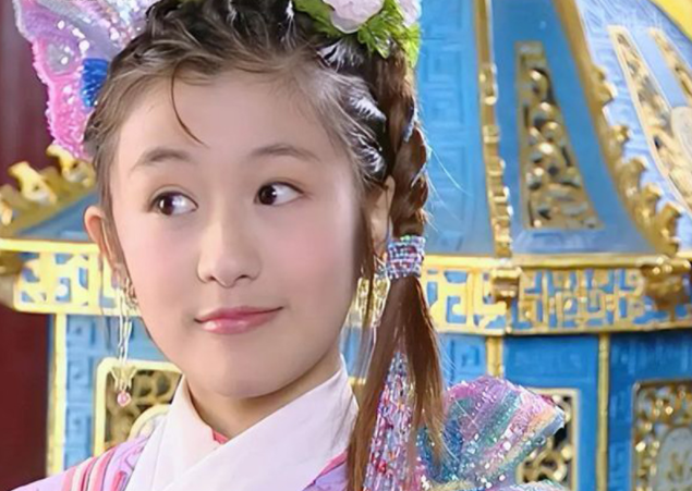 许晴|五官乱飞的少女们，求求你们看下退圈的前辈，这才叫“少女感”！