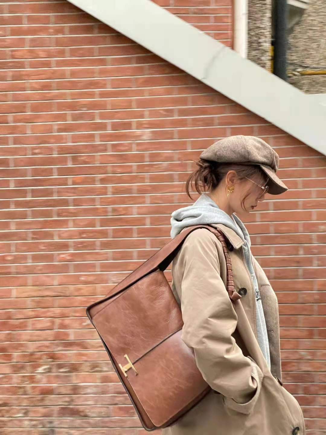 时尚风行派 秋冬穿搭想要保暖时尚？跟刘诗诗学就对了，巧用配饰秒变优雅女人