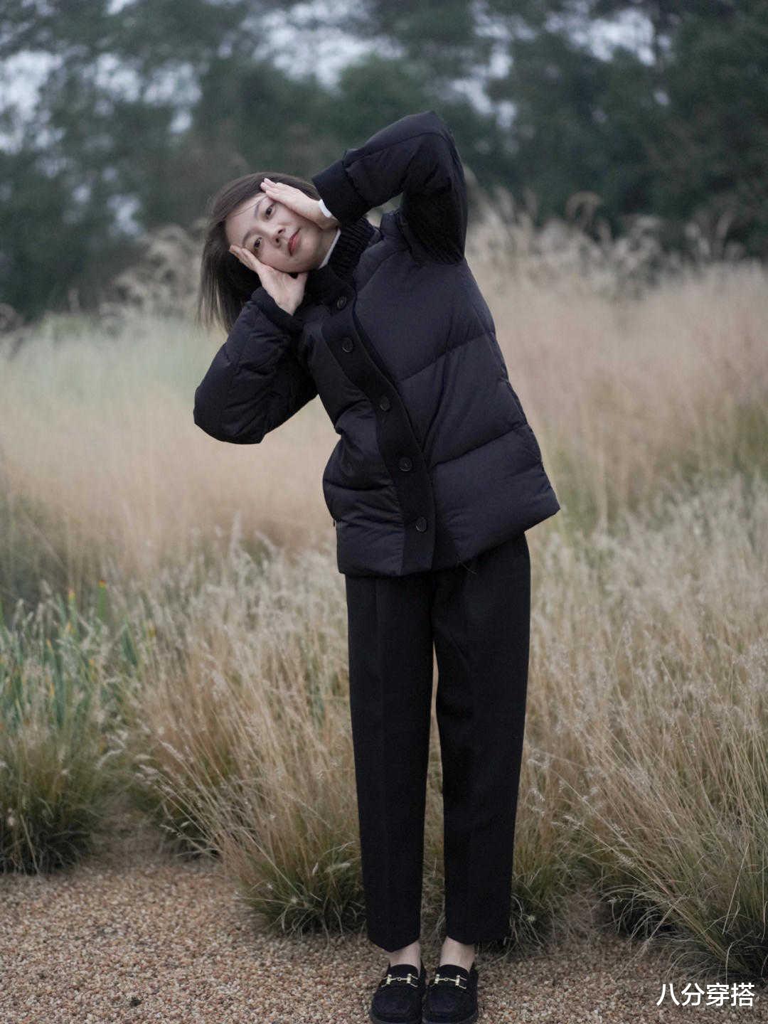 八分穿搭 别再选基础款羽绒服了！西装+羽绒服拼接设计才是真时髦，还暖和