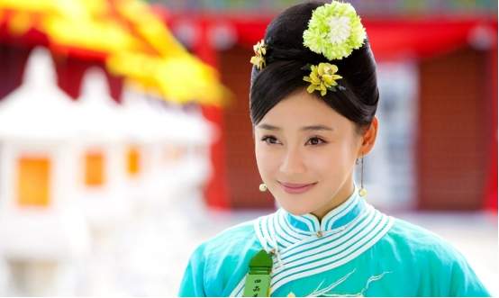 袁姗姗|袁姗姗近照大变脸，下巴尖没颧骨！这些年她凭什么成功洗白的？