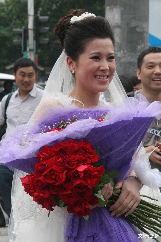 文博浅说|原配与“小三”的巅峰对决,完全不顾淑女形象了,只为一个男人?