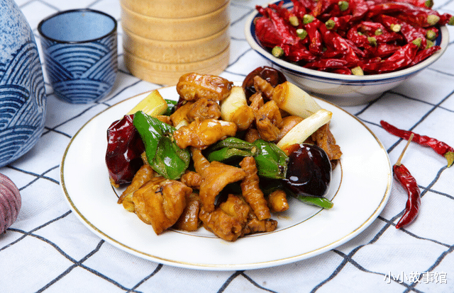 小小故事馆|心内科医生:身体出现2种异常,或是高血脂的表现,尽早做检查