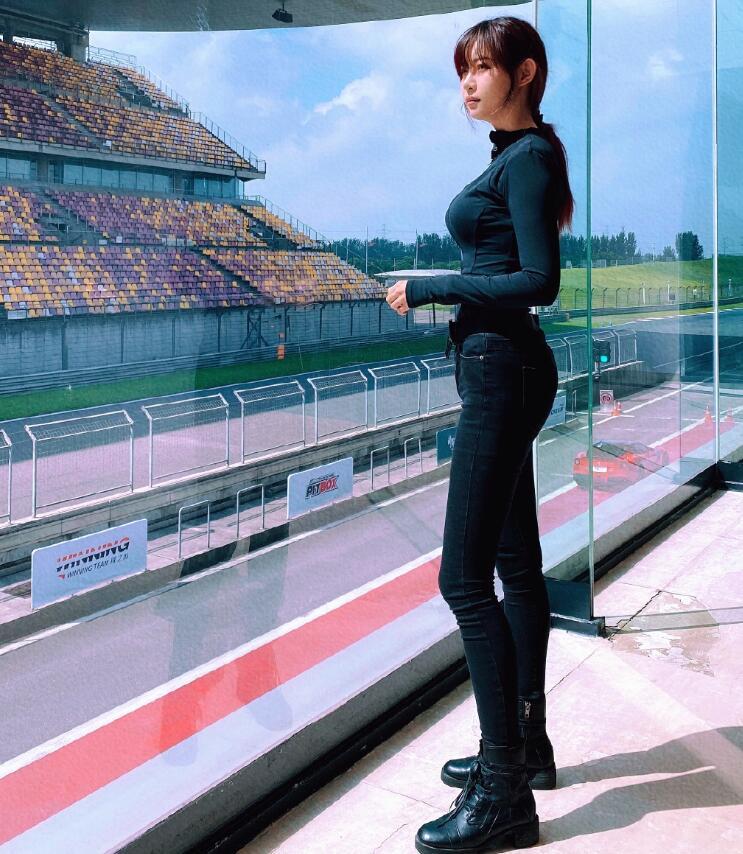 范上官|不雅视频被疯传，被爆身世造假的机车女神痞幼，到底是什么来头？