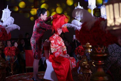 她用7颗鱼肝油发出撤退信号，墓碑上没名字，死后32年遗体才回家