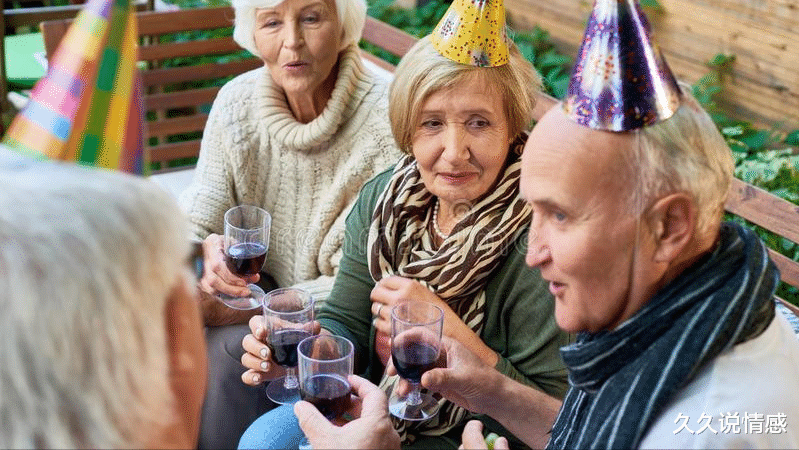 久久说情感|3姐妹抱团养老1年就散伙了，75岁阿姨：前期很幸福，后期矛盾多