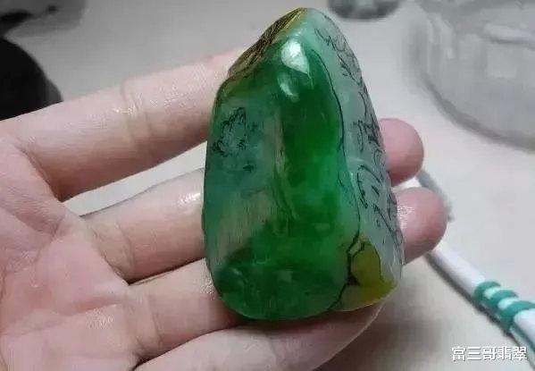 翡翠|玉赏 | 俏色巧雕，让翡翠焕然一新的神奇技法