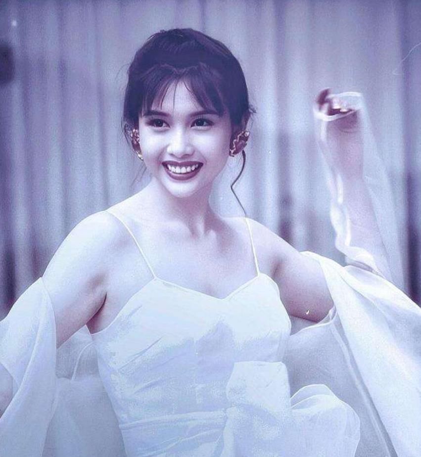 邱淑贞|\性感女神\邱淑贞：被王晶独宠9年，为何转身嫁给了富商沈嘉伟？