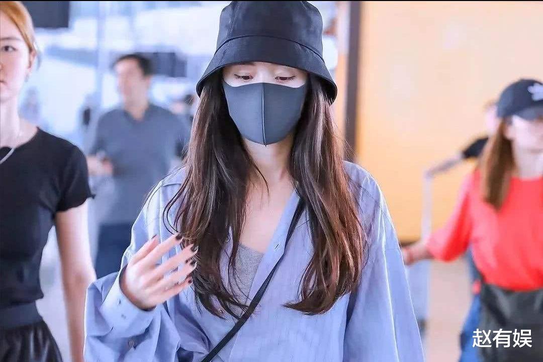 杨幂|人到中年，杨幂再次以发言引关注：爱情只是人生体验中的一点儿