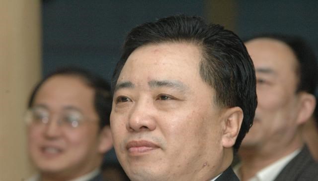 追逐在梦里兰溪 从洗瓶工到执掌青岛啤酒,退休后给首富打工,如今又投身互联网