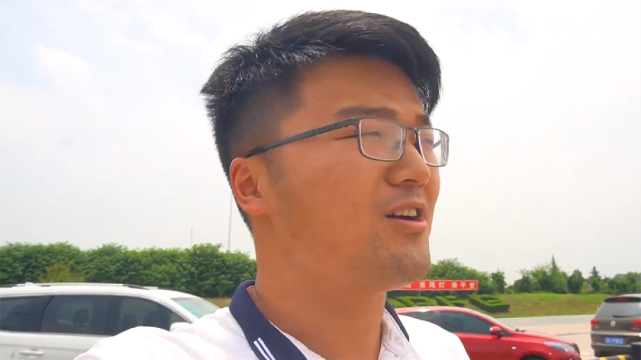 徐大sao|徐大sao开始整活，粉丝数据呈波浪线，评论区上演无人生还