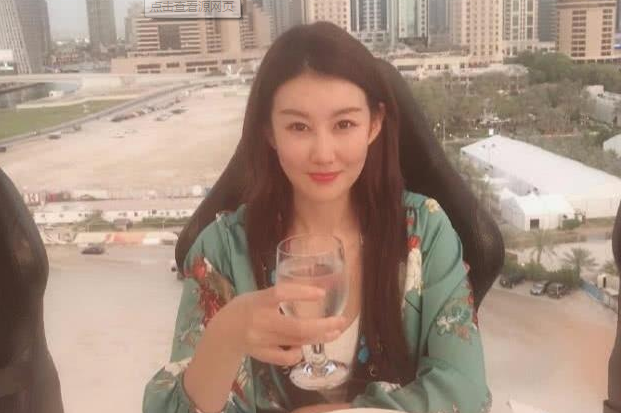 冯清|王宝强冯清疑似结婚？财产已公证？马蓉朋友讽刺：私生子认祖归宗