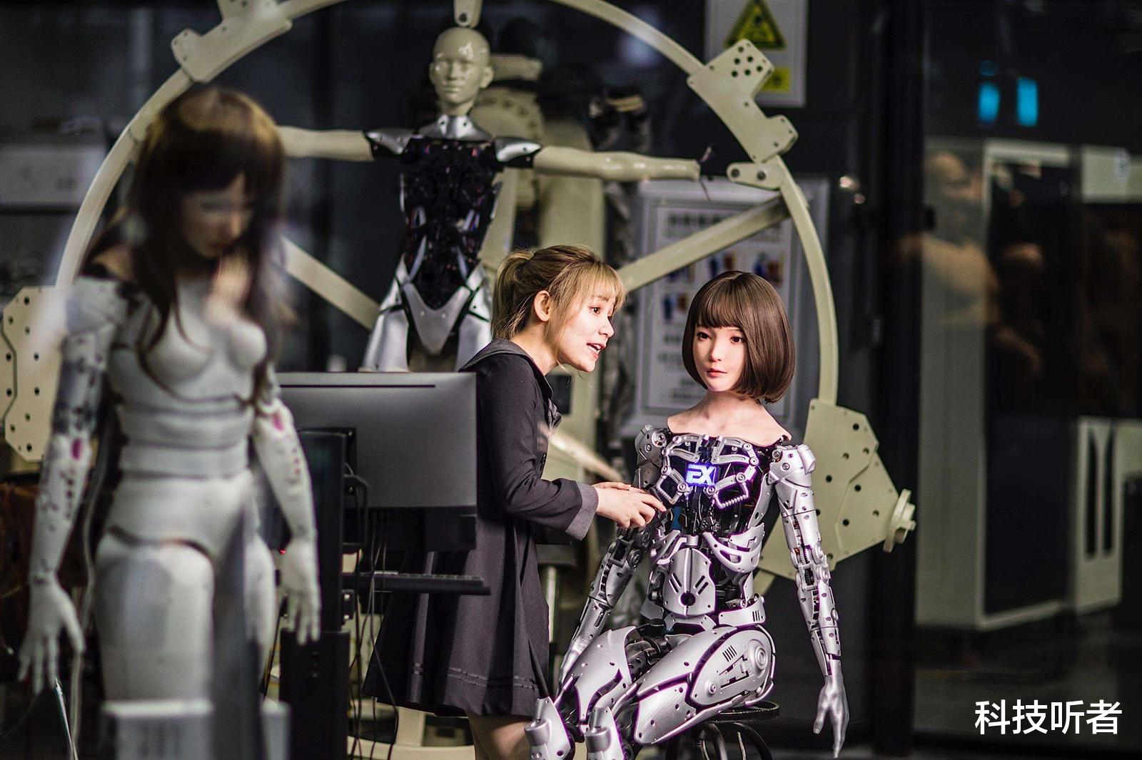 机器人|印度女机器人,功能强大价格低廉,为何网友却直呼不会购买?