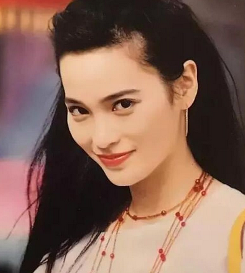 吴京|曾是吴京最爱的女人，却嫌贫爱富嫁给富豪，如今靠卖鱼为生