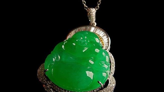 艺术品|翡翠的经历几经波折，翡翠行业大赚一笔，好翡翠百年一遇