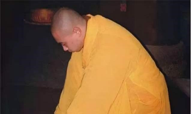 奶豆说育儿|江苏一逃犯,藏进寺庙16年,被逮捕时已成为寺庙住持