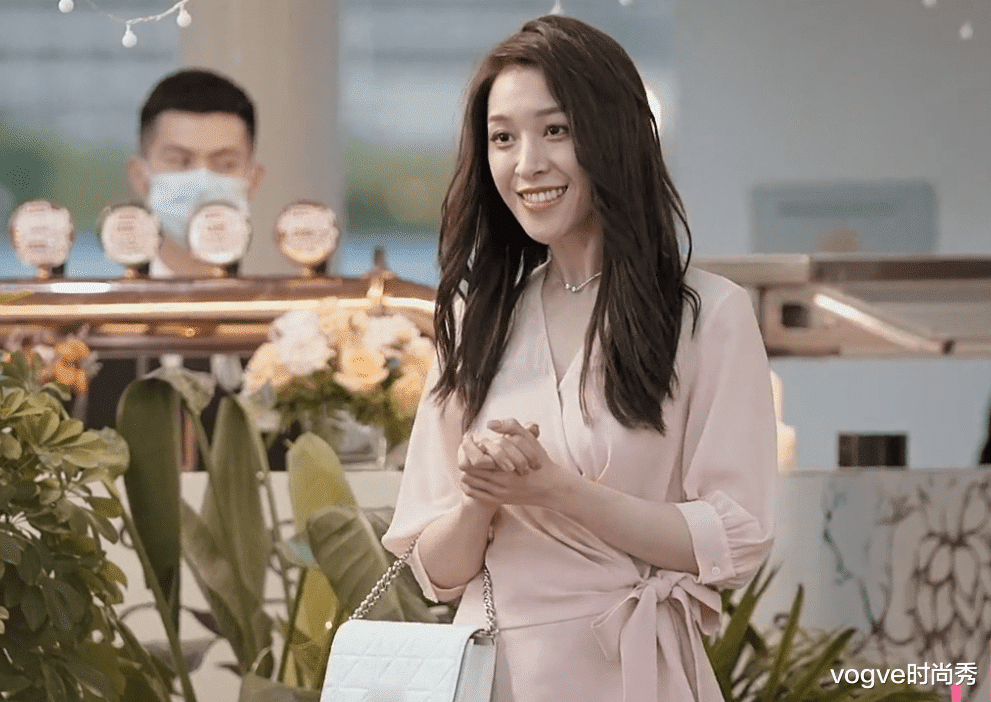 vogve时尚秀|心动的信号4：全员无美颜照，女3“生图”太抢镜，女4真是00后？