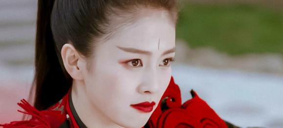 白梦妍|《长月烬明》官宣一月，选角再掀争议，白鹿要硬演神界第一美人？