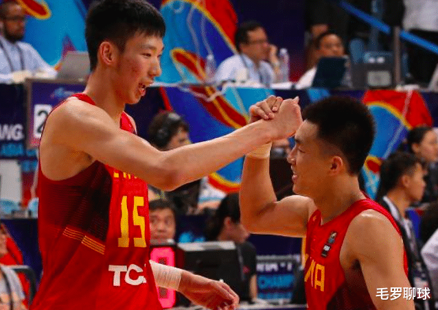 郭艾伦|易建联正式宣布，拒绝退役还为中国队打球，请周琦郭艾伦好好学学
