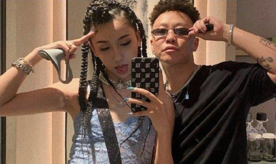 FreeC|歌手FreeC曝前任家暴！脸上被吐口水耳膜穿孔，染病后独自做手术