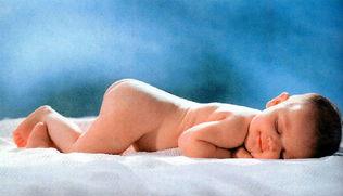 西红柿妈谈育|新生宝宝屁股为何有“淤青”,难道是转世投胎被踢,真相是这样