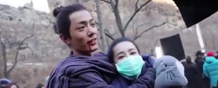 李沁|“反诈先锋”李沁:为帮好友被骗光片酬,后又被李易峰当众钓上钩