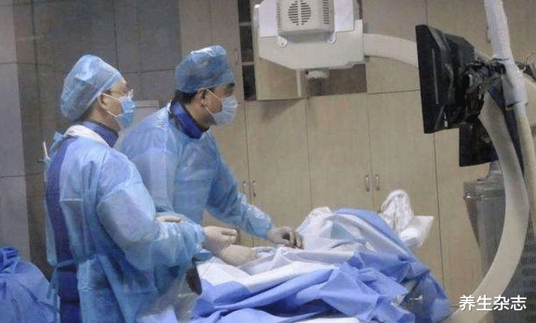 肝癌|55岁大妈每天吃“1菜”，肝癌离世，医生叹息：吃一口堪比6斤塑料袋