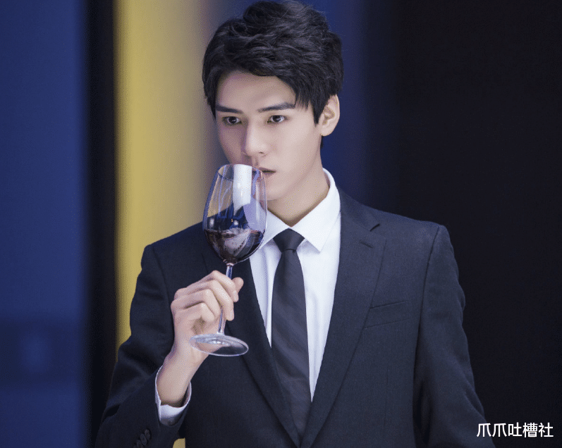 张哲瀚|两位原男主的辞演，错失爆剧《山河令》，却意外成就龚俊、张哲瀚