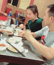 郑爽|“吴亦凡和郑爽打架，?打一成语？”网友：我快被网友笑死了！哈哈哈