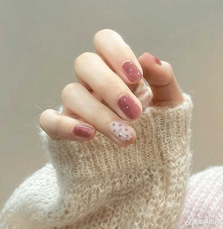 美甲|2021春日显白美甲图鉴，该给你的指甲换新衣服啦！