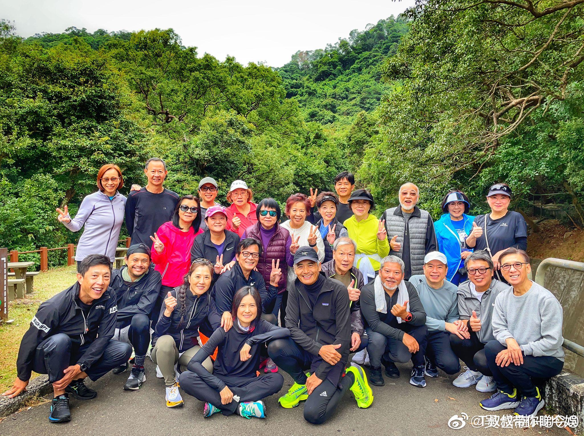 周润发|吴岱融加入发哥跑山队　夸赞队友容光焕发变靓仔靓女