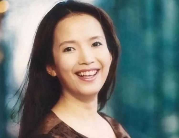 美丽|60岁吕丽萍太不幸，一婚遭抛弃，二婚丈夫去世，三婚再遇难题！