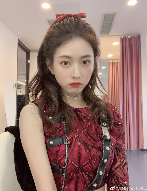 都美竹|都美竹爆料后与外界断联，姐姐露面受访称她患有深度抑郁症，要做电疗