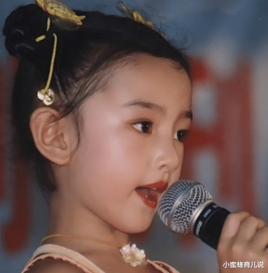 金星|有种“发育太猛”叫宋祖儿，穿上礼服女神范十足，评论却充满恶意