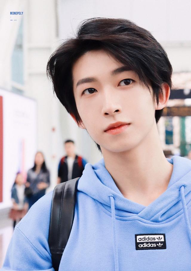 男团|国际男团INTO1，主C这个颜值也能对标蔡徐坤？