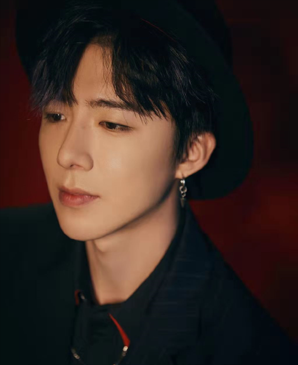 半暖时光|网红出身之后一路走红的刘宇宁，凭借着一个麦克风一个手机开起了自己的直播间