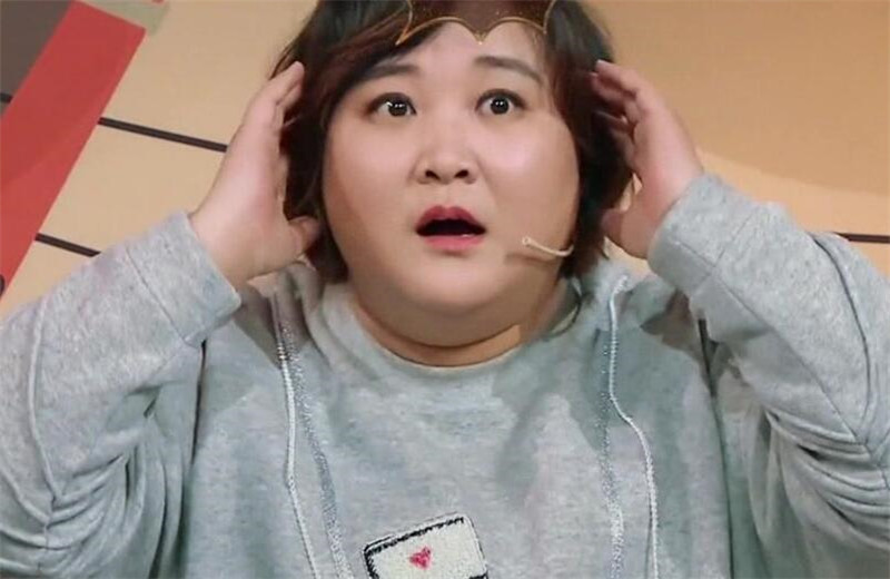 贾玲|刘德华邀请贾玲参演其夫人，听到消息的贾玲回复亮了