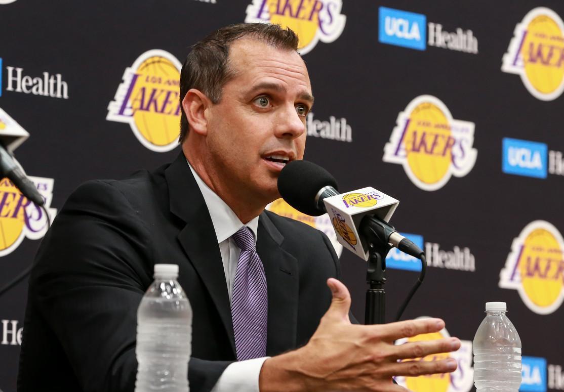 伊塞亞·托馬斯|一夜三消息，湖人簽約神射手，熱火簽約戴德蒙，小托馬斯首秀驚艷