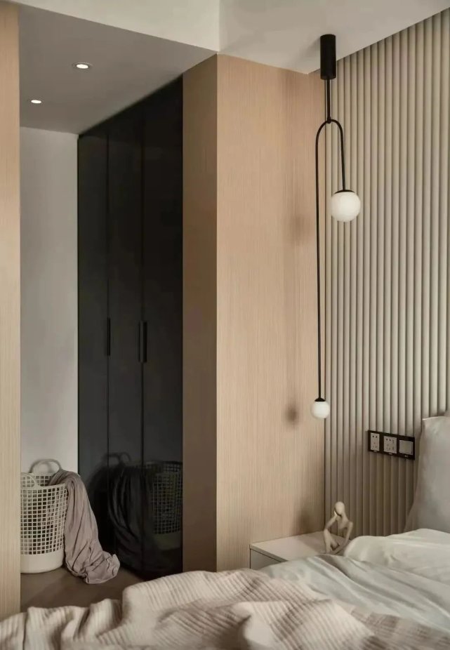 82㎡现代简约丨入户飘窗变卡座，开放式餐厨厅布局绝了