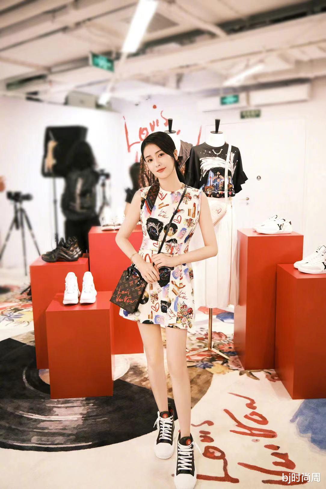 bj时尚周|白鹿穿路易斯登连衣裙，甜美有气质，适合小巧可爱的女生穿