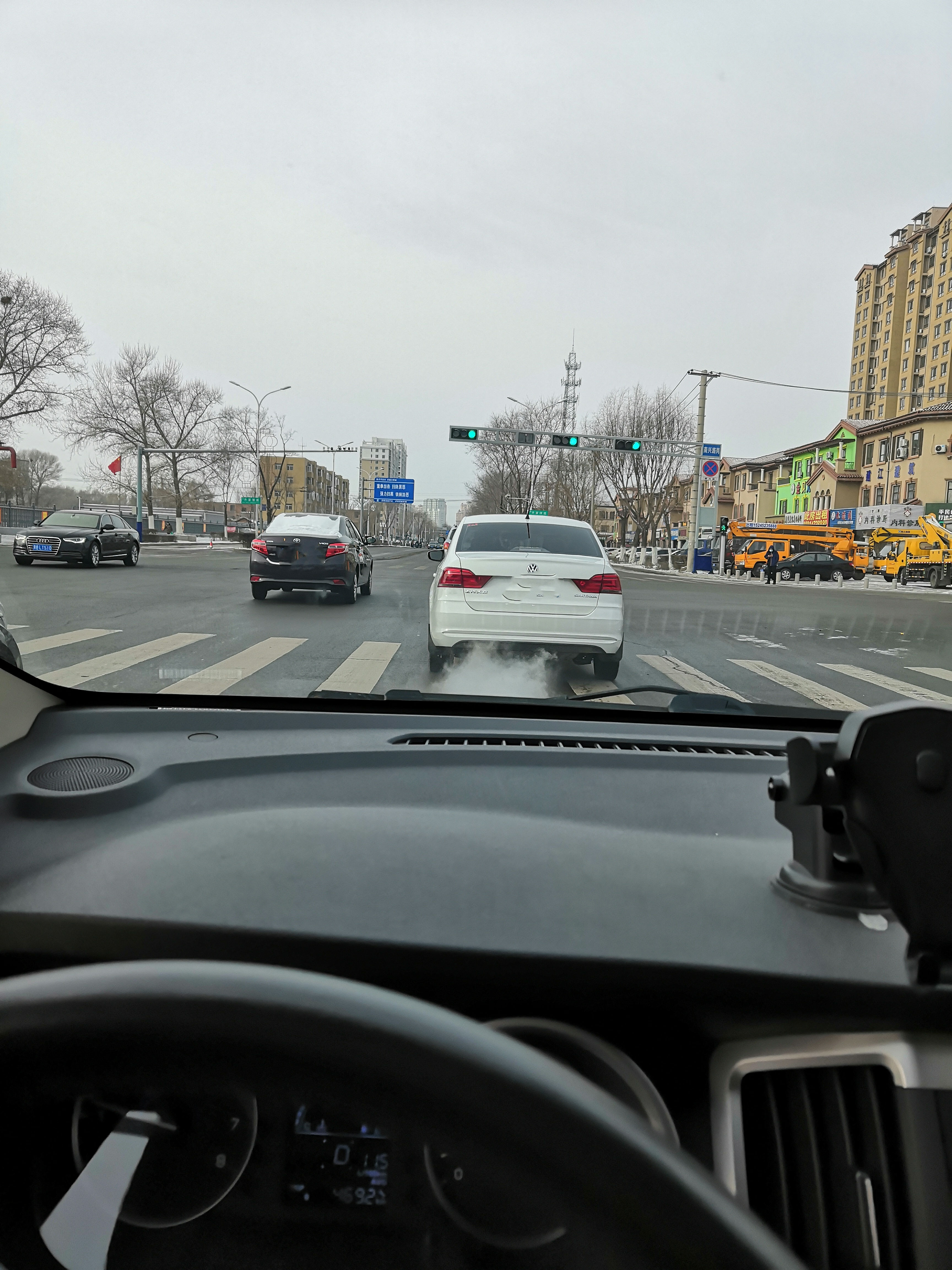 szfreeman 换上雪地胎，驰骋在鹤城的雪地上，第一站是去感受接地气的菜场